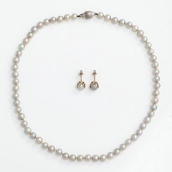 A pearl collier and earrings, 18K white gold, sterling silver and cultuted pearls.