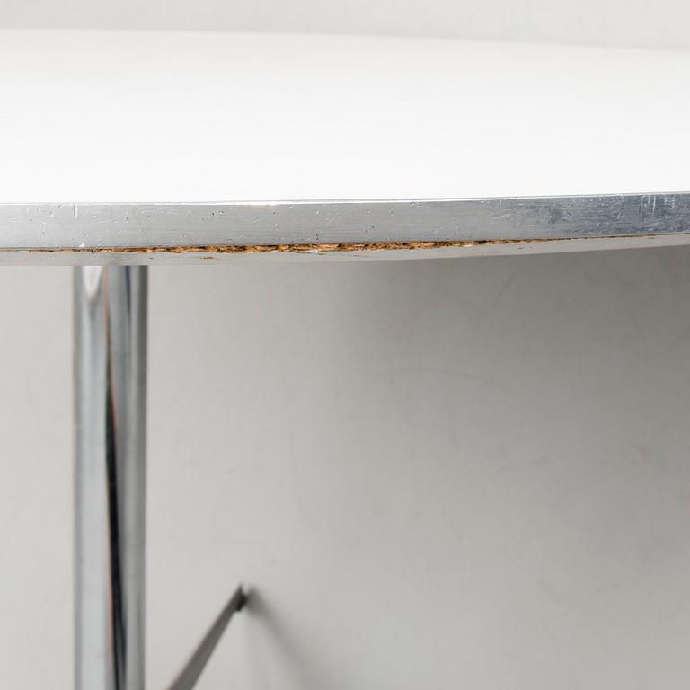 dinner table A826 for Fritz Hansen, 1983.