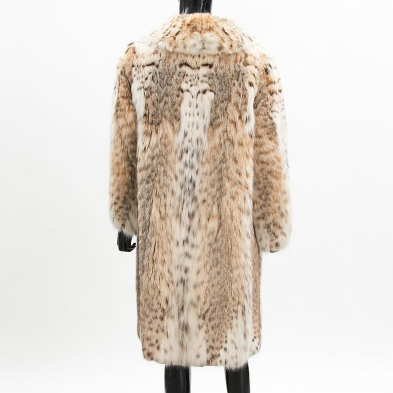 Lynx Fur Coat. Cites Certificate.