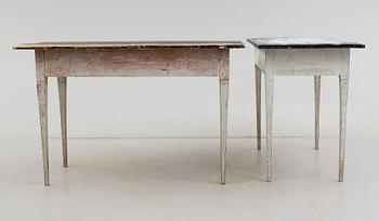 BORD, 2 st, sengustavianska, omkring år 1800.