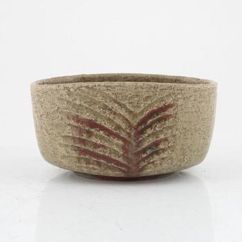 Eva Staehr-Nielsen, a stoneware bowl, Saxbo, Denmark, mid 20th c, model no 233.