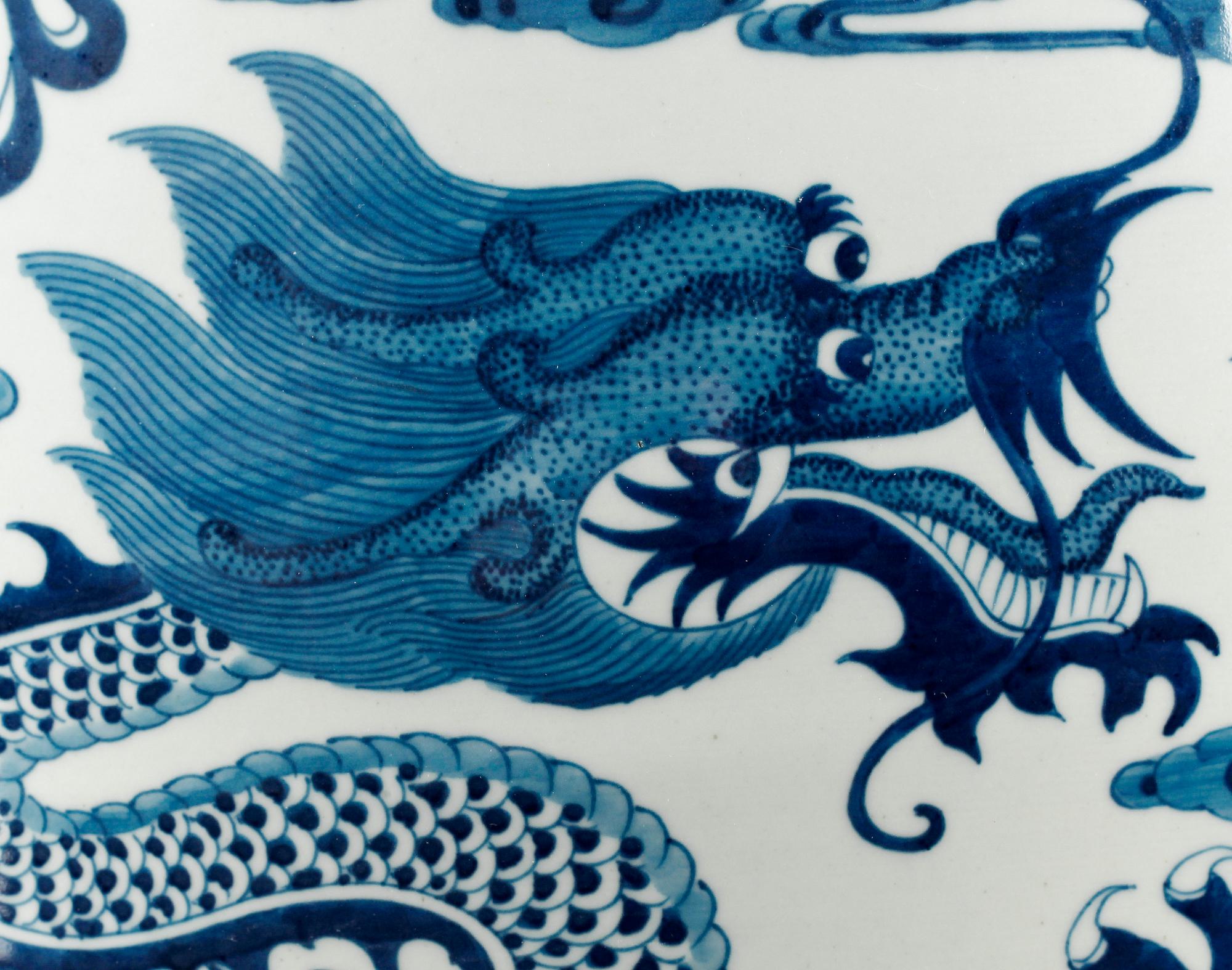 FISKBASÄNG, porslin, Kina, 1900/2000-tal.