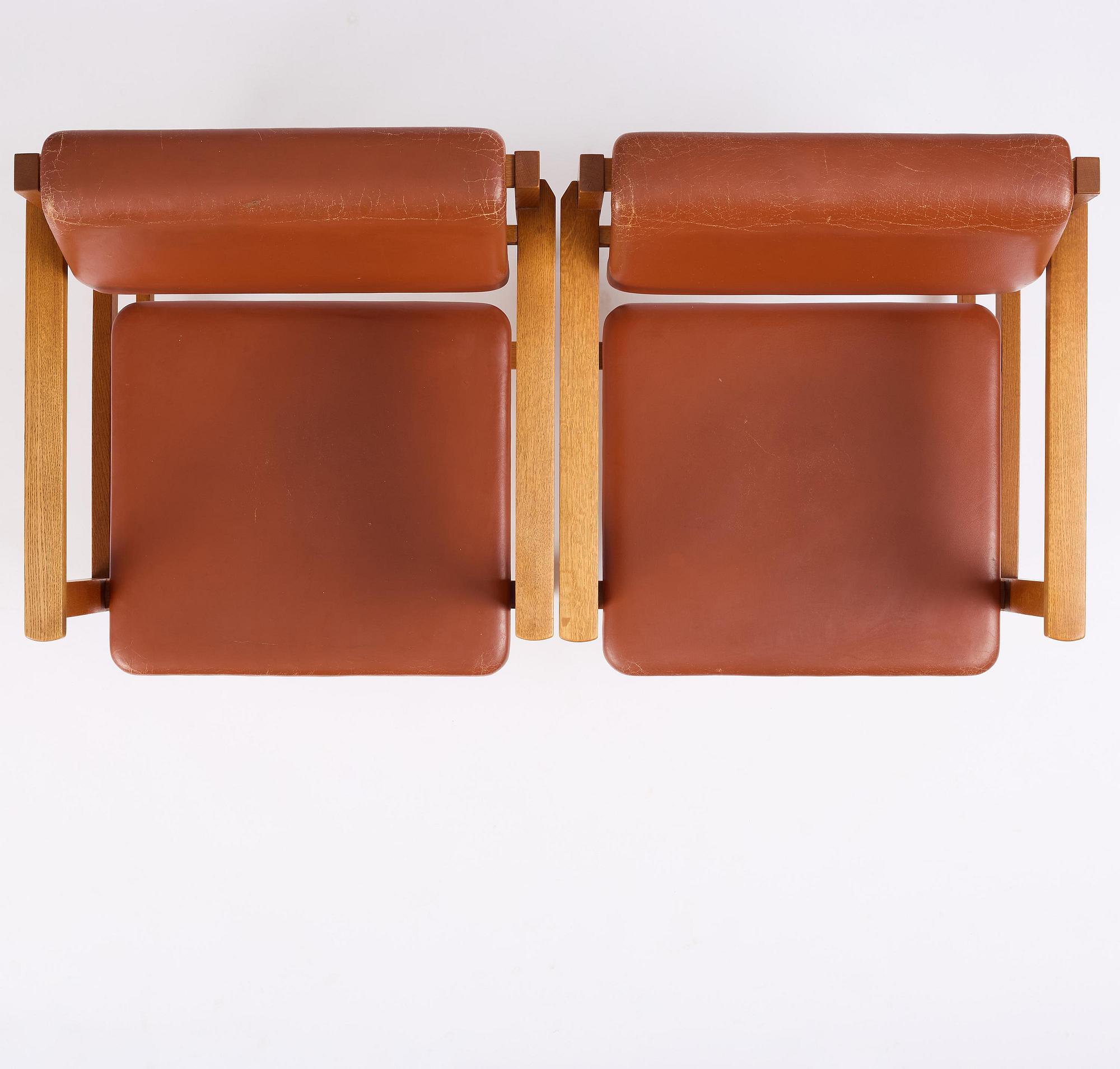 John Kandell, karmstolar, ett par, J. E. Blomqvist Möbelfabrik, Storvreta, för Tingshuset i Västervik, ca 1959.