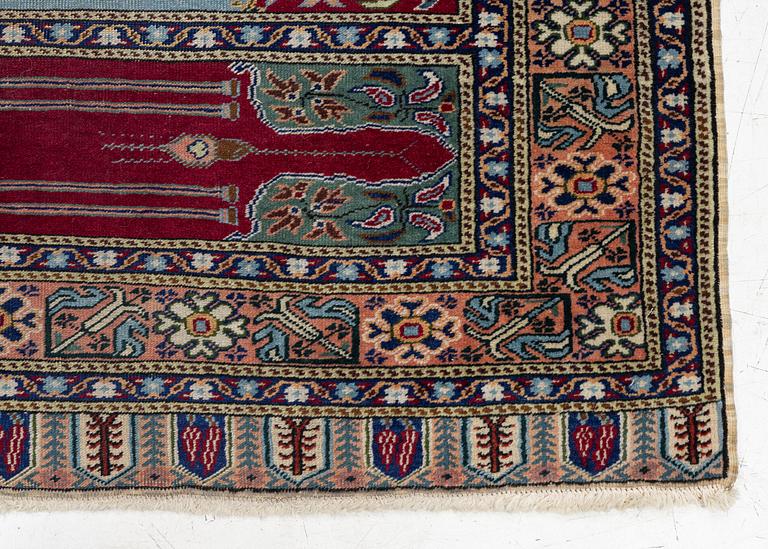 A gallery rug, Kayseri Saff, approx. 218 x 87 cm.