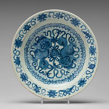 793. A blue and white dish, Ming dynasty, 17th Century.