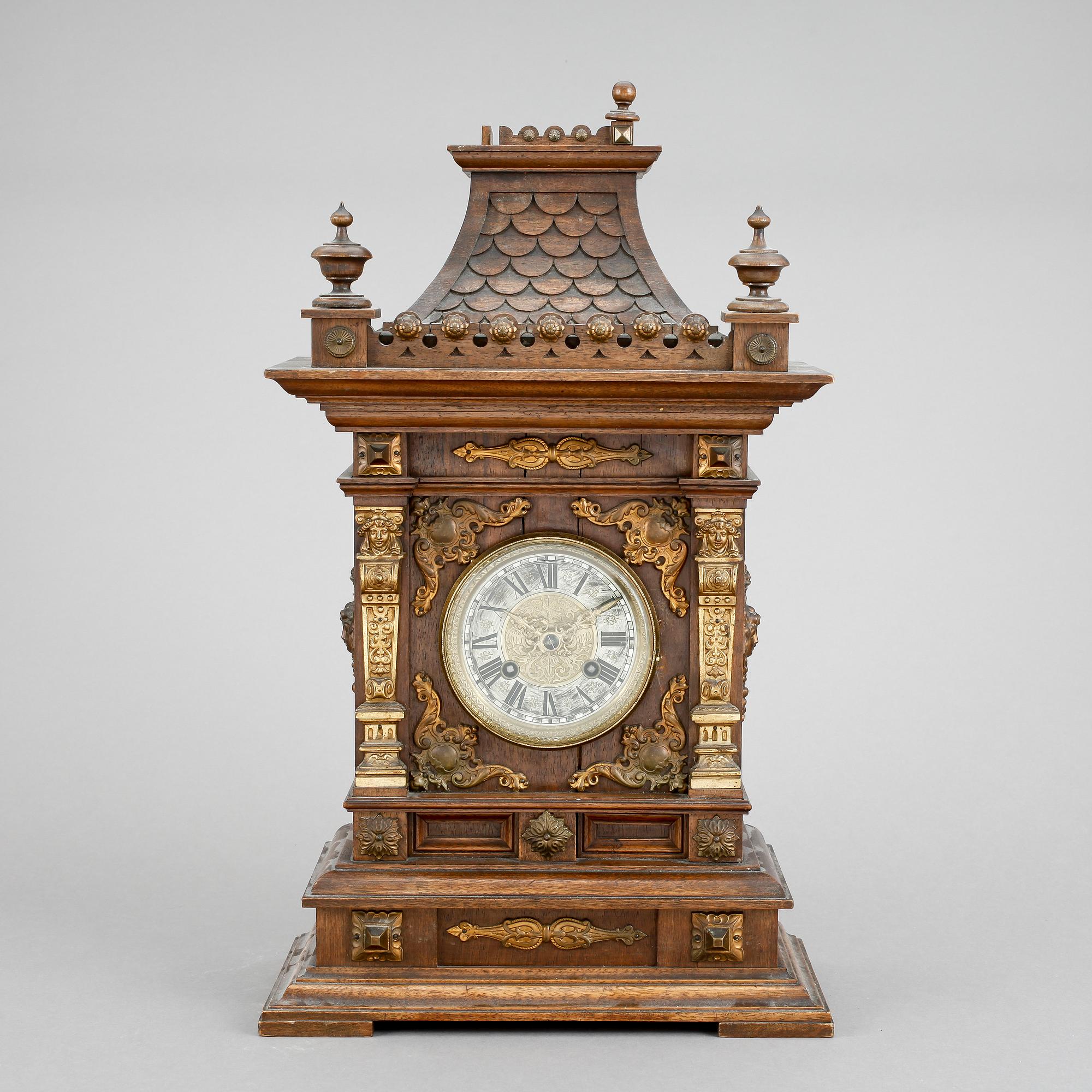 BORDSPENDYL, Nyrenässans, Tyskland, sent 1800-tal.