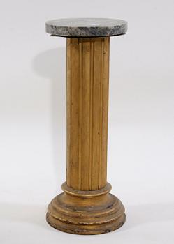 PIEDESTAL.