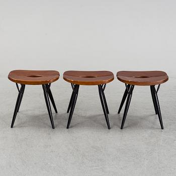 ILMARI TAPIOVAARA, pallar, a set of three "Pirkka" stools, Artek, Finland.