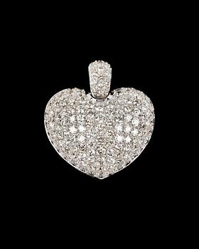 232. PENDANT, brilliant cut diamonds, tot. 3 cts, shape of heart.