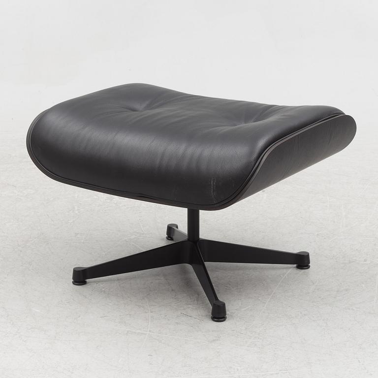 Charles & Ray Eames, an "Eames Lounge Chair" with ottoman, Vitra, 21st century.