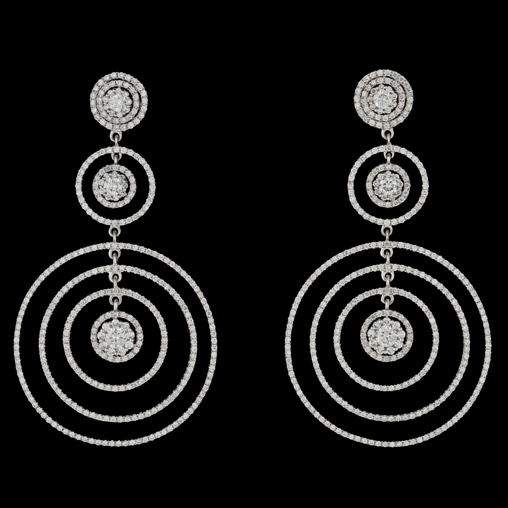 ÖRHÄNGEN, briljantslipade diamanter, tot. ca 4.50 ct, cirklar.