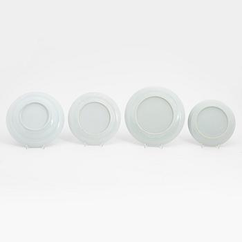 Servis, kompaniporslin, 73 delar, Kina, Qingdynastin, Jiaqing (1795-1820).