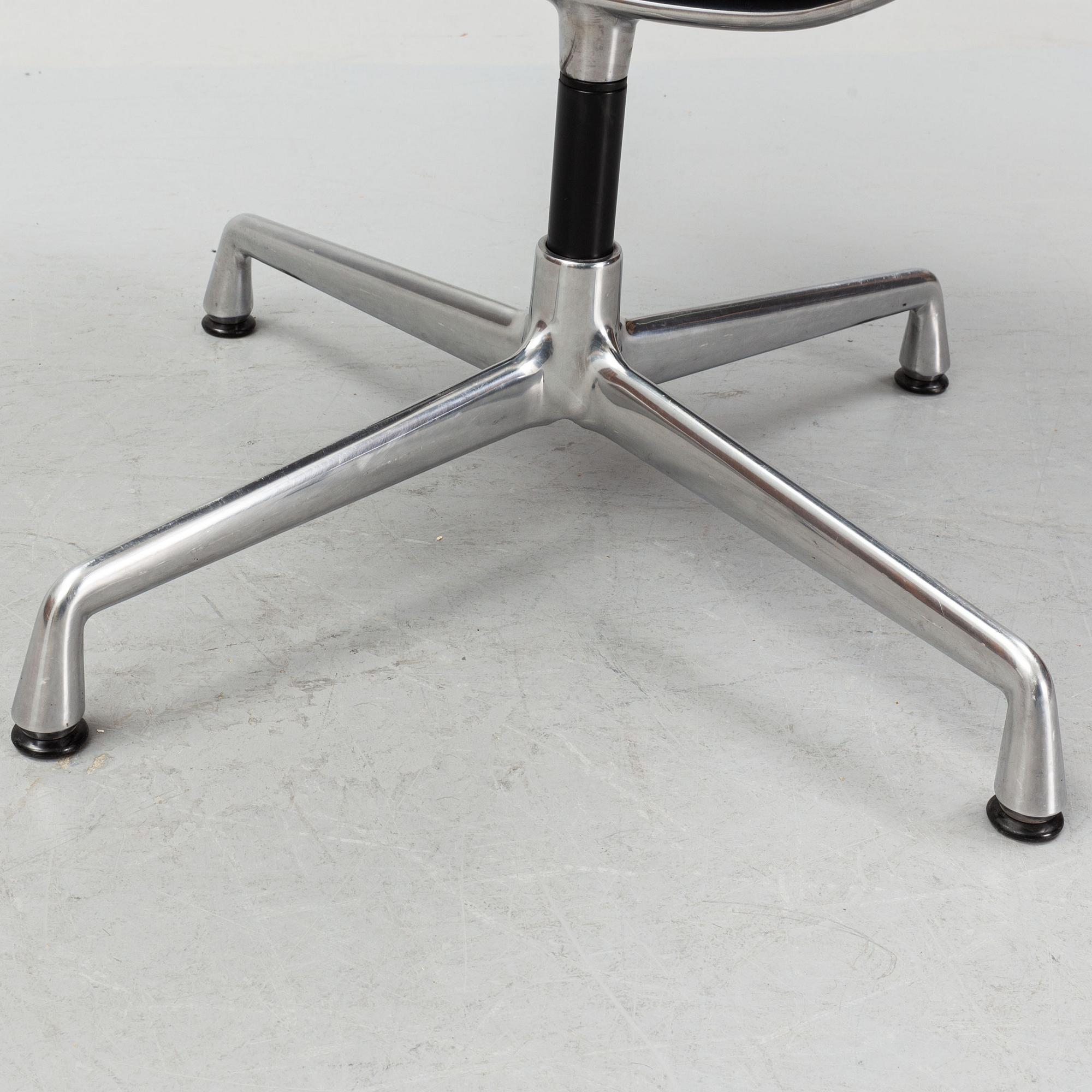 Charles and Ray Eames, desk chair, "EA 108" Vitra, 2005.