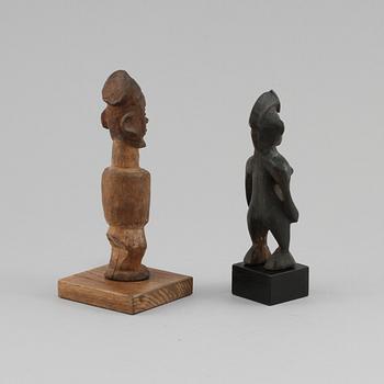 FIGURINER, 2 st, trä, Afrika, 1900-tal.