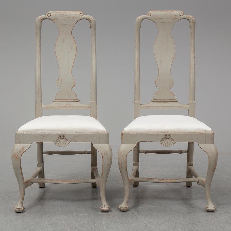 A set of 10 baroque-style chairs from around 1900.