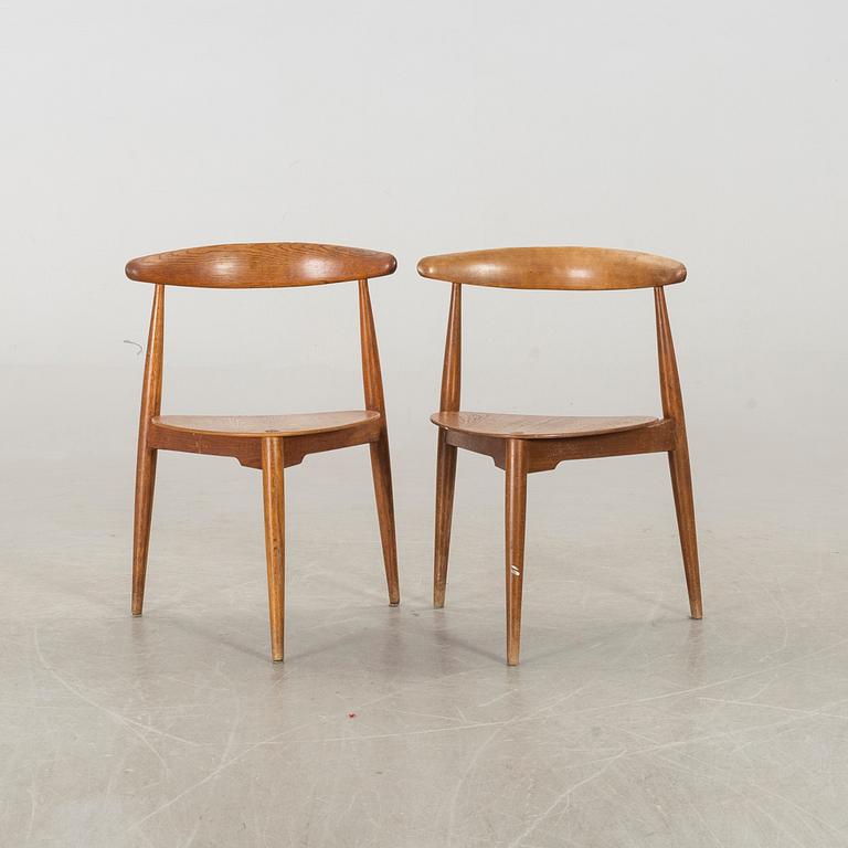 HANS J WEGNER, Stolar ett par "Hjertestolen".