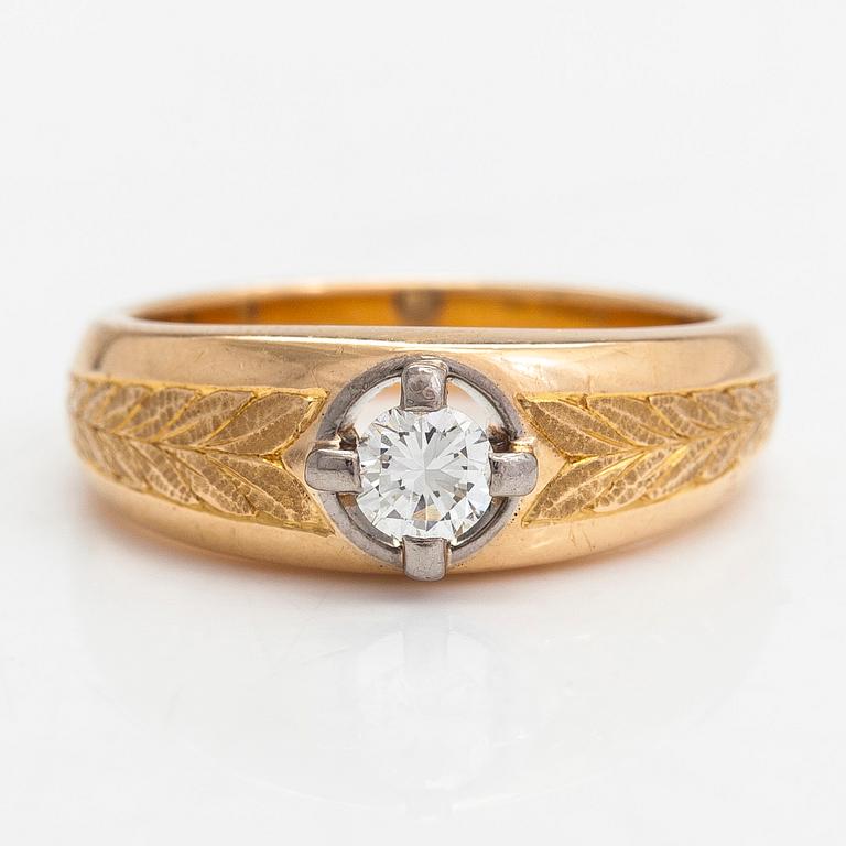 An 18K gold ring with a brilliant-cut diamond ca. 0.25 ct. Risto Karstela, Helsinki, Finland 1968.
