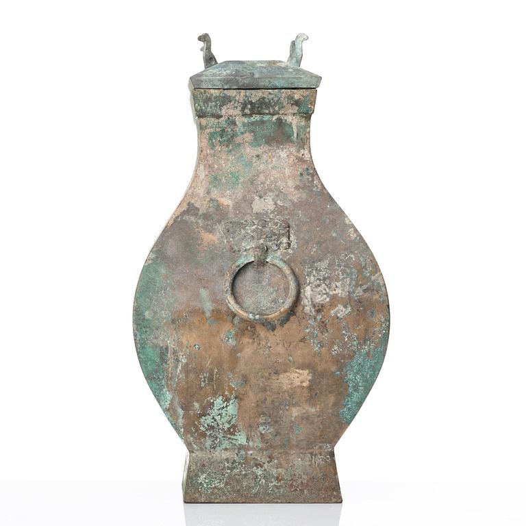 A Han style copper alloy vase with cover, 20th Century.