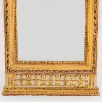 A late Gustavian mirror, beginning of the 19th century.