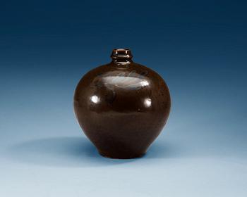 1638. A brown and black glazed vase, Song dynasty (960-1279).
