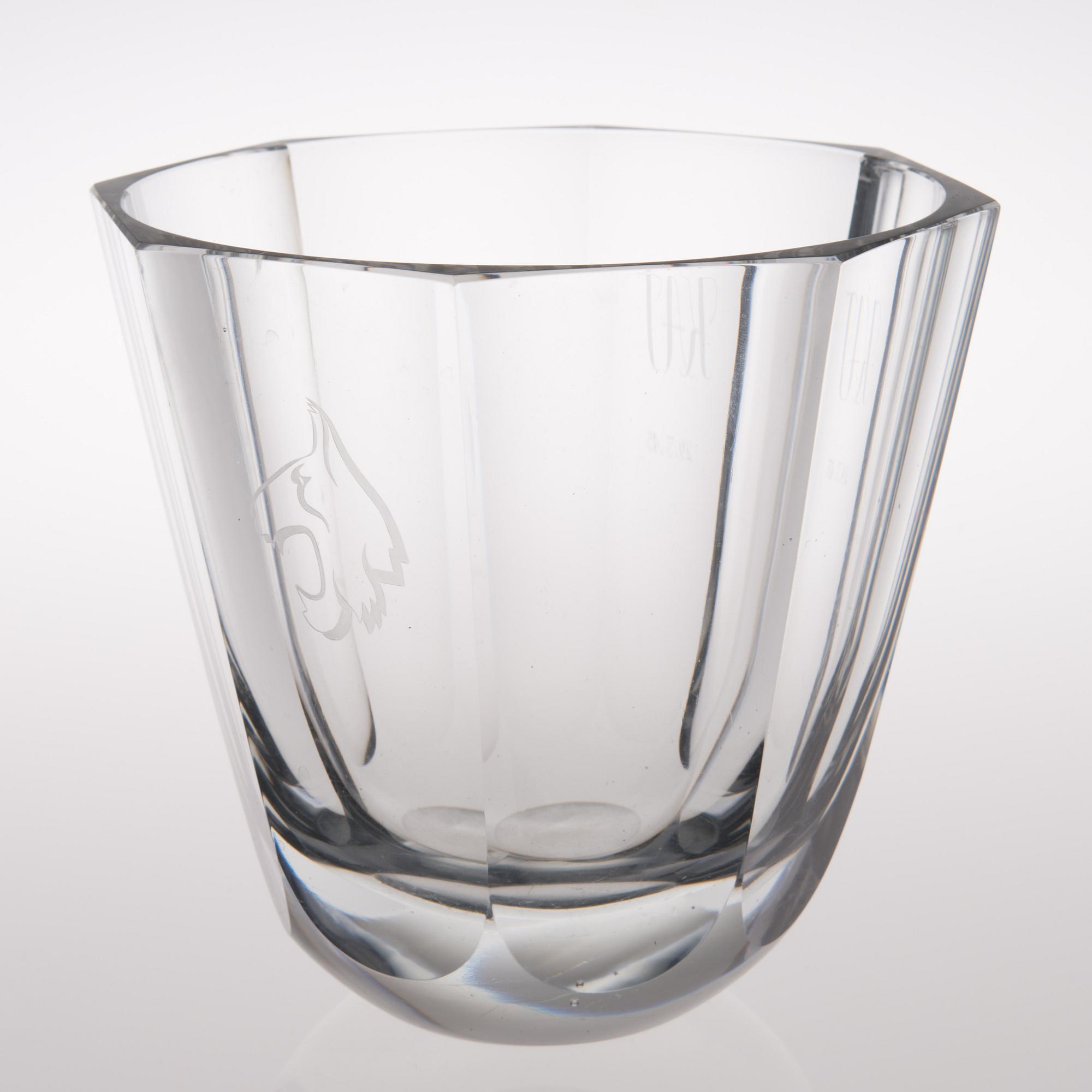 A glass vase signed G. Hongell Karhula -45.