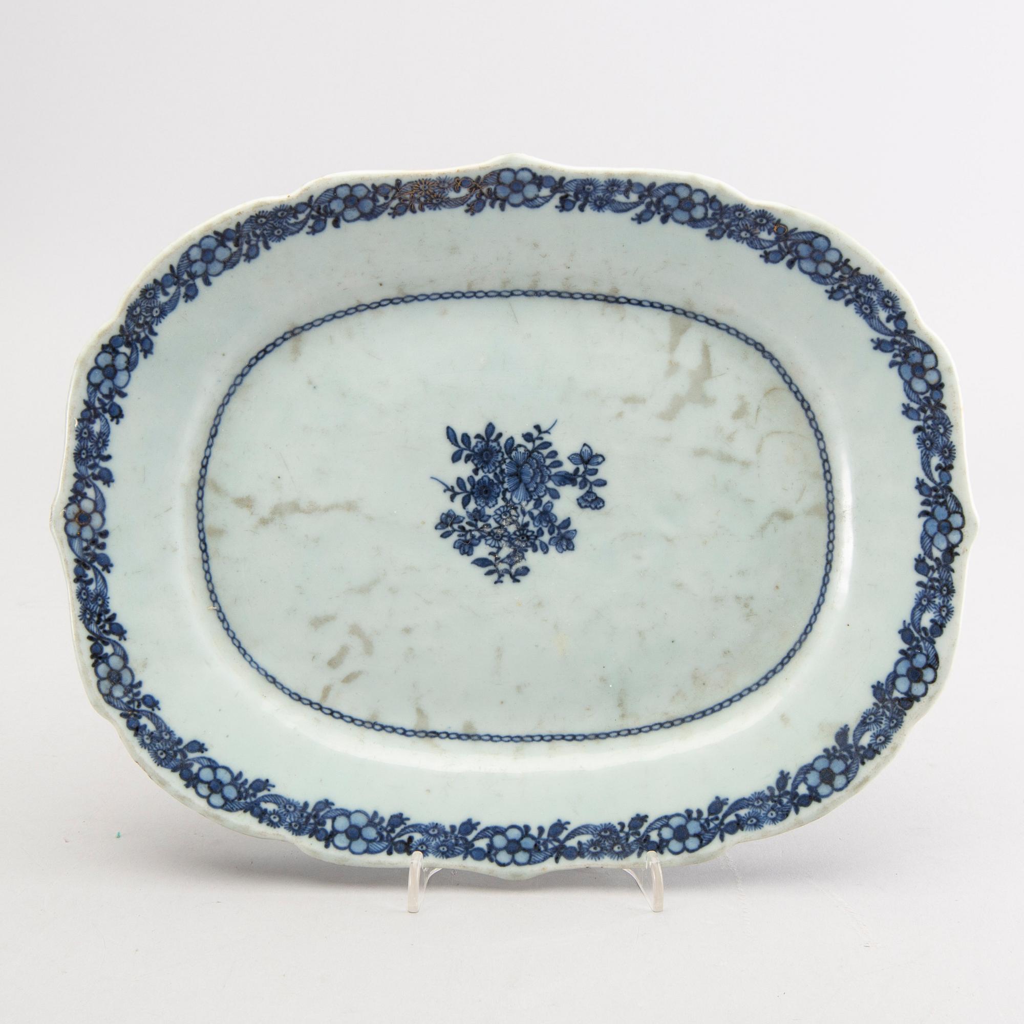 A Chinese around 1800 blue and white serving dish.