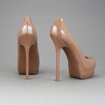 PUMPS, Yves Saint Laurent.