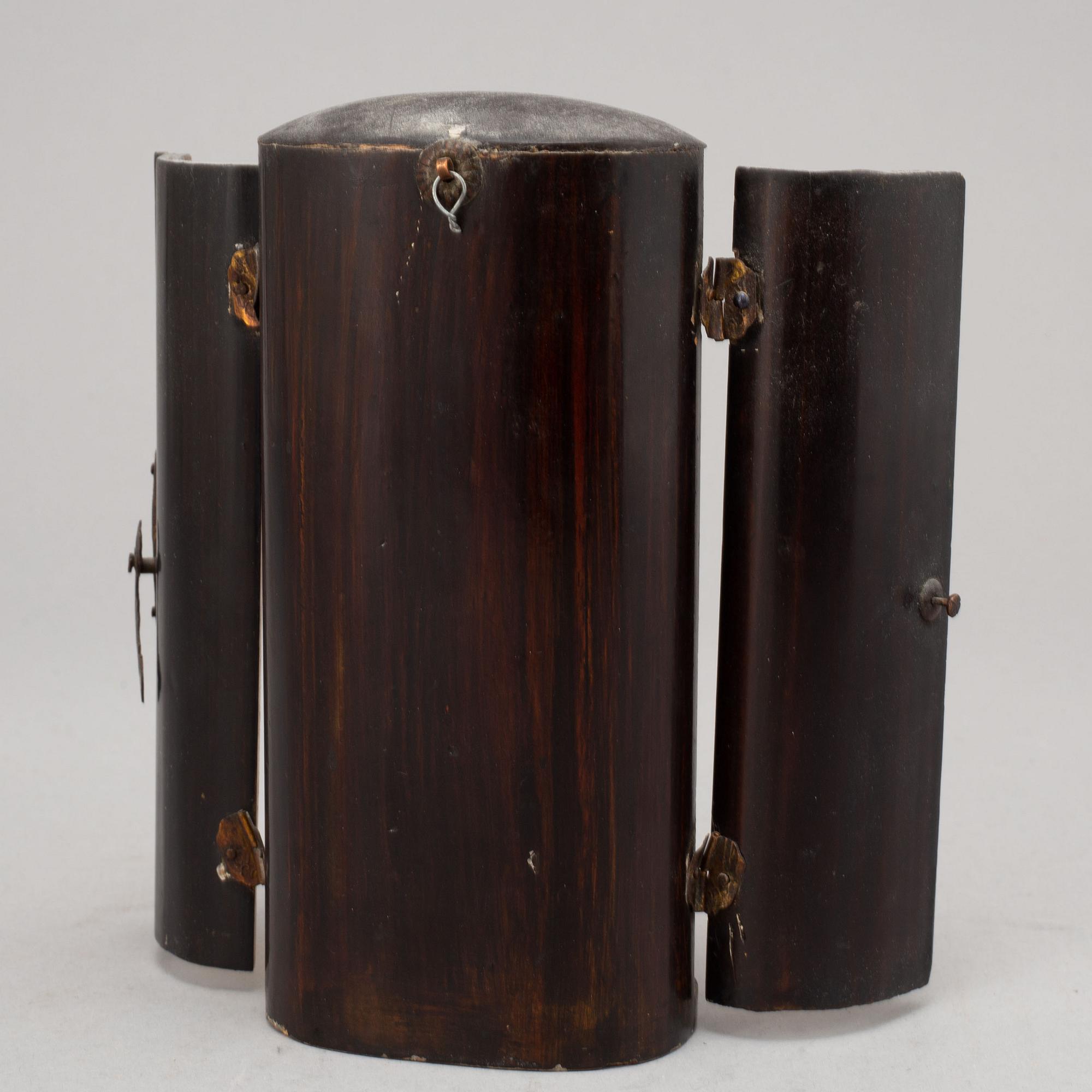 A group of Chinese and Japanese objects, nine pieces.
