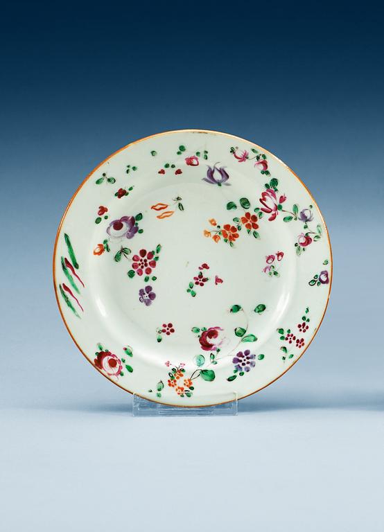 BÄRTALLRIKAR, åtta stycken, kompaniporslin. Qing dynastin, Qianlong (1736-95).