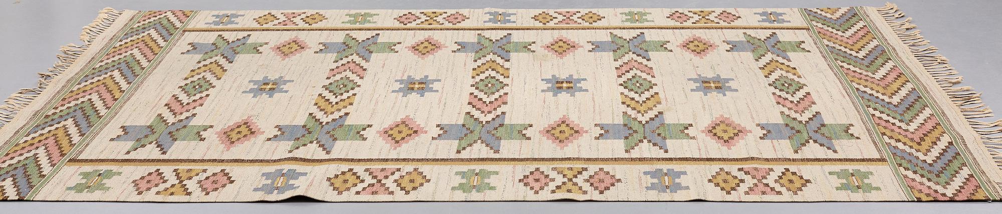 Märta Måås-Fjetterström, MATTO, "Vit botten", flat weave, ca 304 x 204,5 cm, signed AB MMF.