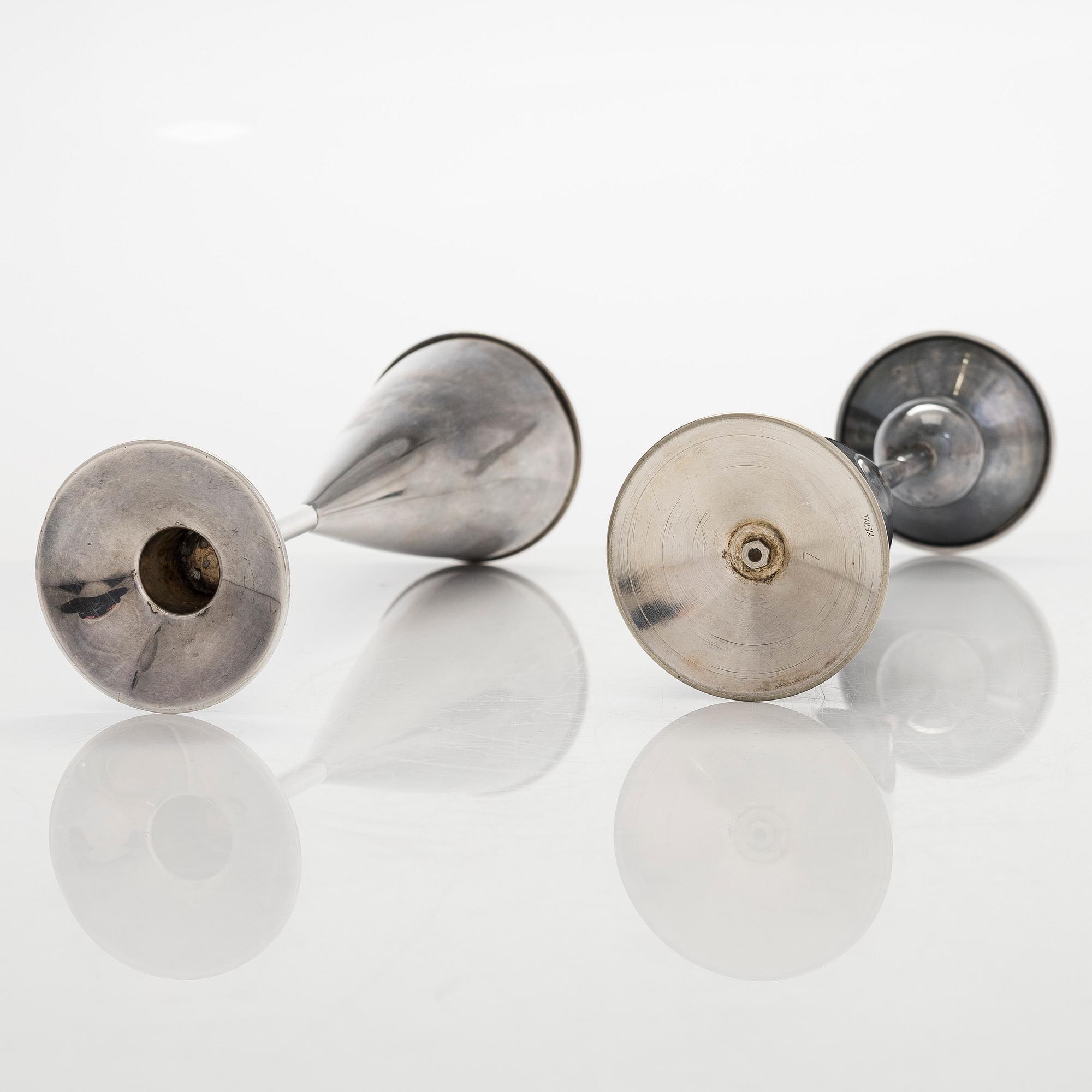 Kaj Blomqvist, kynttilänjalkapari, hopeaa, signeerattu KB. Kultakeskus Tavastehus 1966-67.