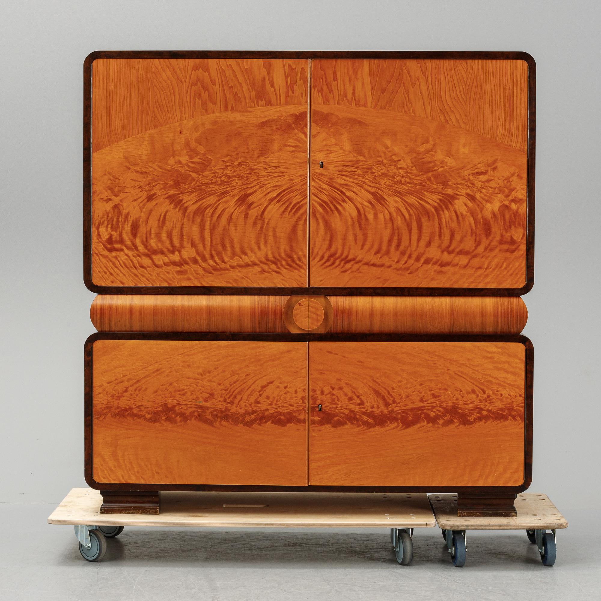 A 1930's cabinet.