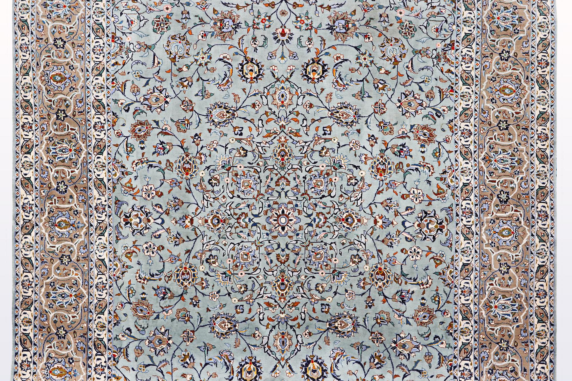Matta, Keshan, ca 441 x 290 cm.