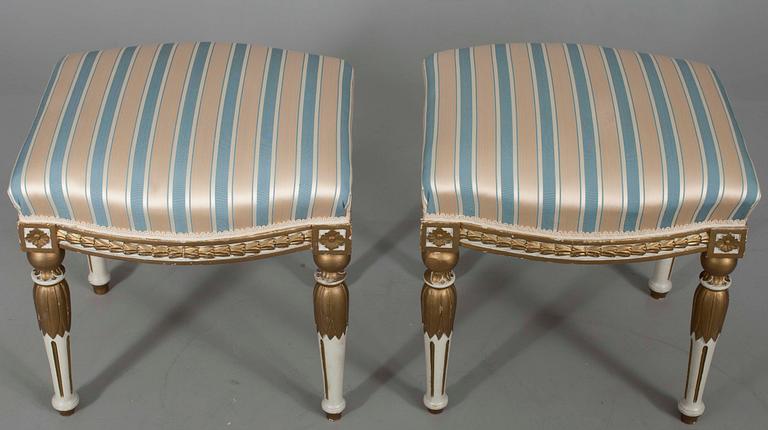 TABURETTER, 2 st, 1800-tales slut.