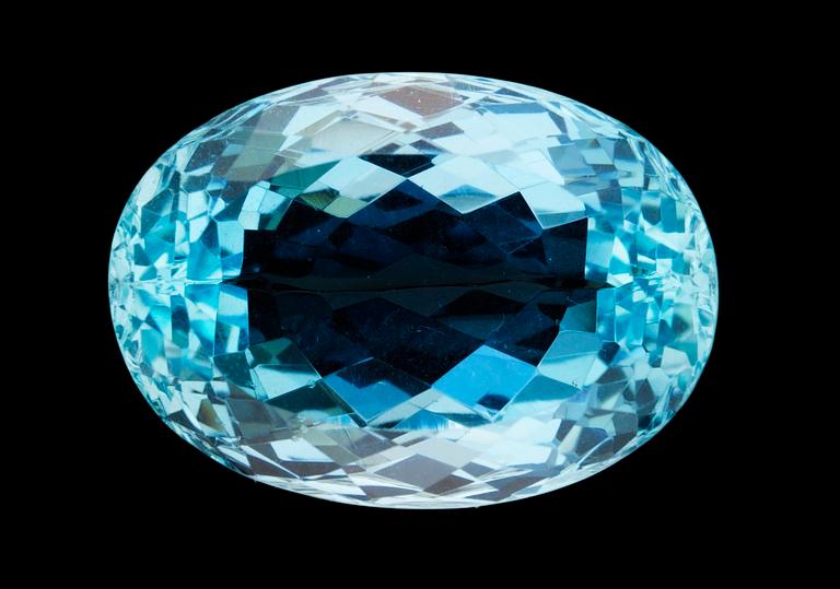 An unmounted aquamarine.