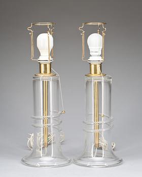 BORDSLAMPOR, ett par, glas, Studio Åhus, 1986.