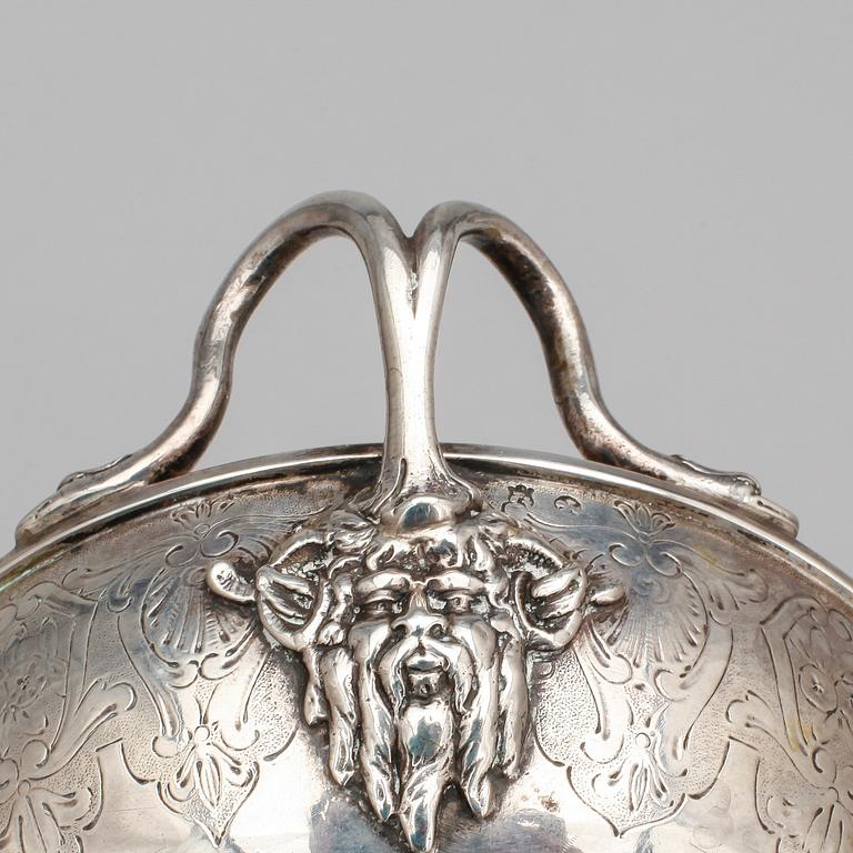 SKÅL, silver, med fantasistämplar. Ca 336 gr.