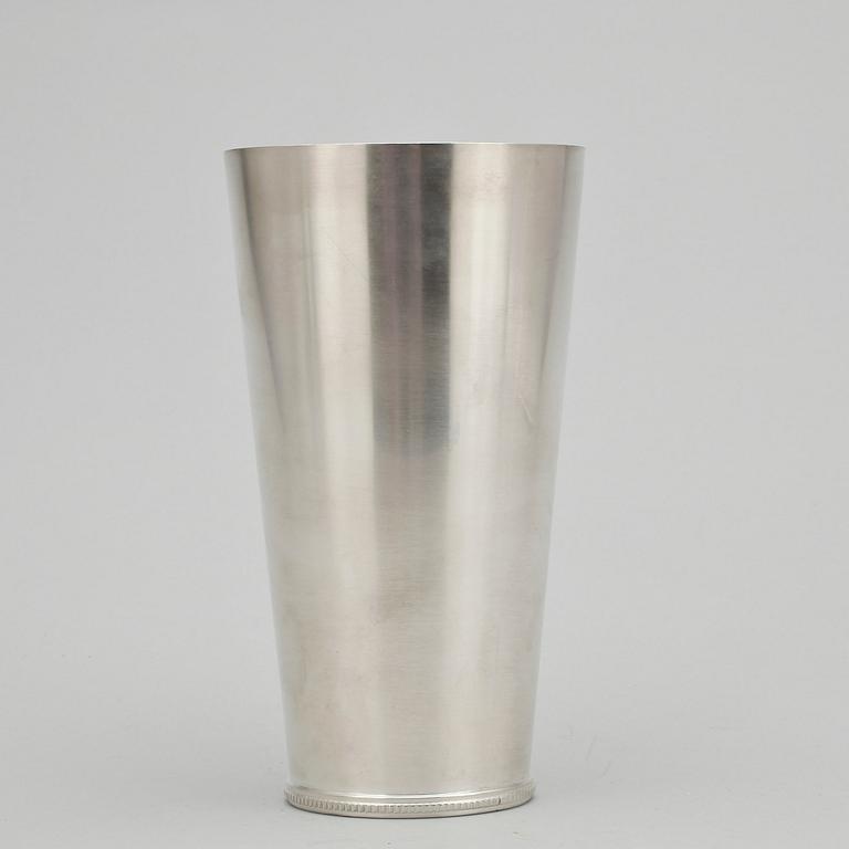 VAS, sterlingsilver, Wiwen Nilsson, Lund, 1959. Vikt ca 346 g.