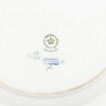 A Royal Copenhagen 'Flora Danica' porcelain plate, model 3549, 20th century.