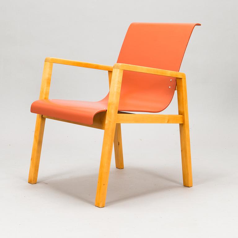Alvar Aalto, a 1960/1970's '403' open armchair for Artek.