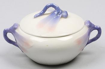 SERVISDELAR, 5 st, porslin, jugend, Rörstrand. Bla "Trollslända".Tidigt 1900-tal.