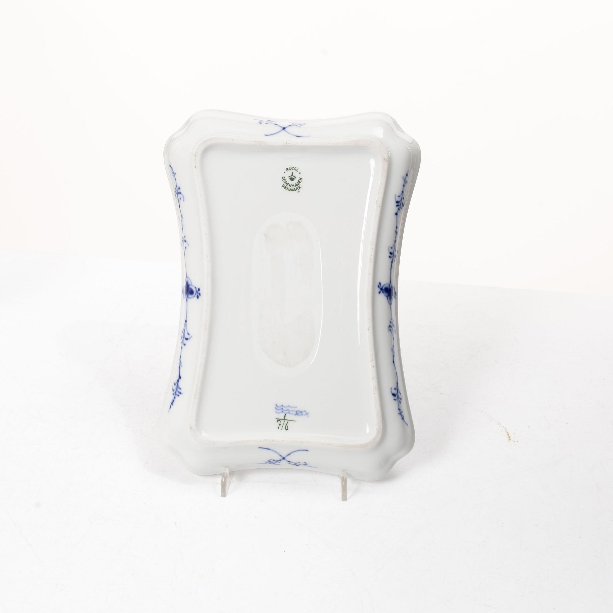 Royal Copenhagen, Dinner service, 31 pieces, “Musselmalet Halvblonde”, Denmark.
