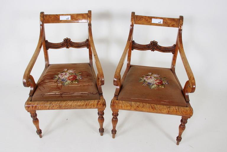 KARMSTOLAR, ett par, senempire, 1800-talets mitt.