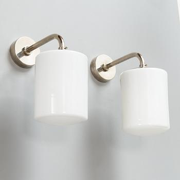 Paavo Tynell, a pair of mid-20th-century '7239' wall lights for Taito.