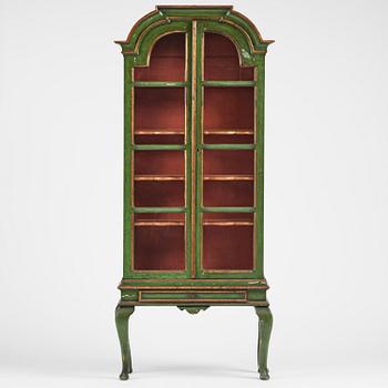 Vitrinskåp, Sverige, 1700-talets andra hälft, Rokoko.