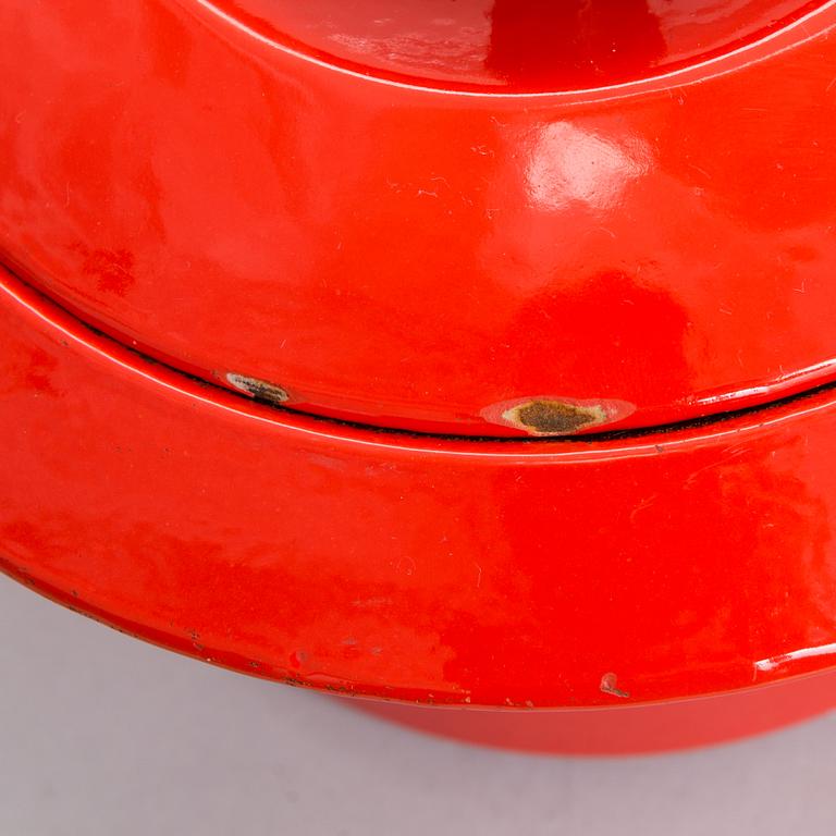 Antti Nurmesniemi, three 'Flying Saucer' iron pots for Wärtsilä  manufactured 1977-1986.