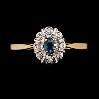 RINGAR, 2 st, 18K guld, briljantslipade diamanter och safirer. Total vikt ca 5 g.