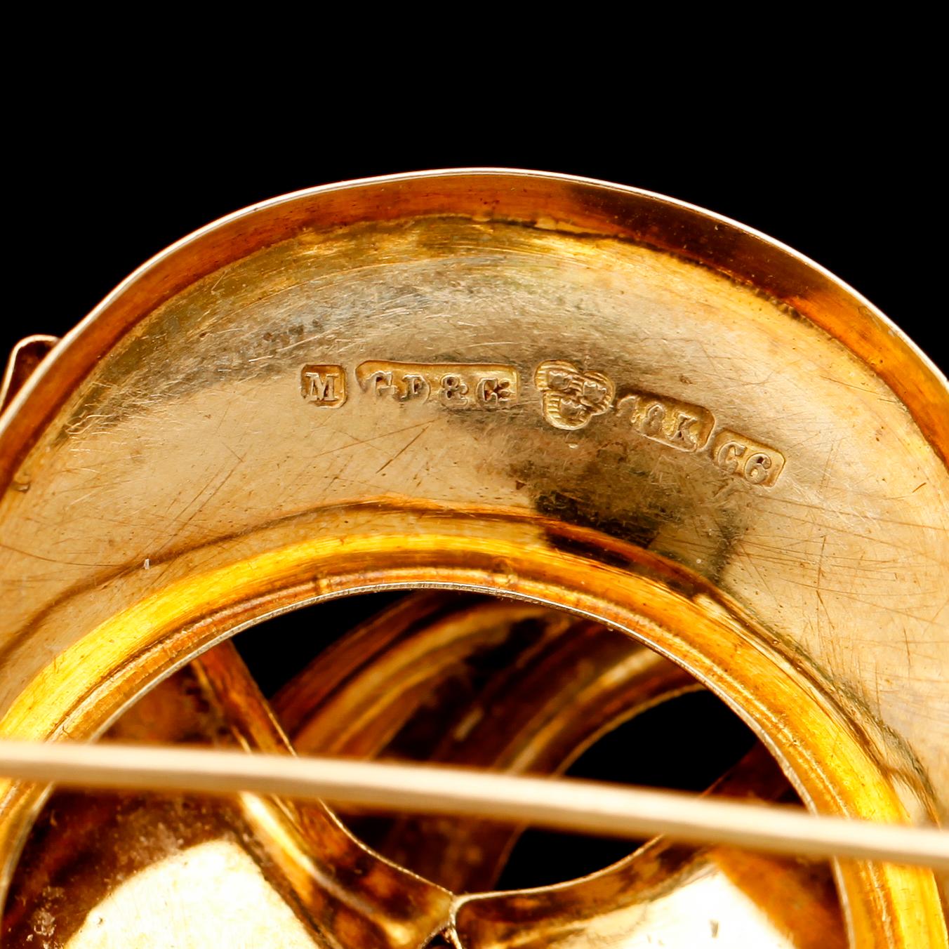 BROSCH, 18 k guld, orientpärlor. Vikt ca 10 g.