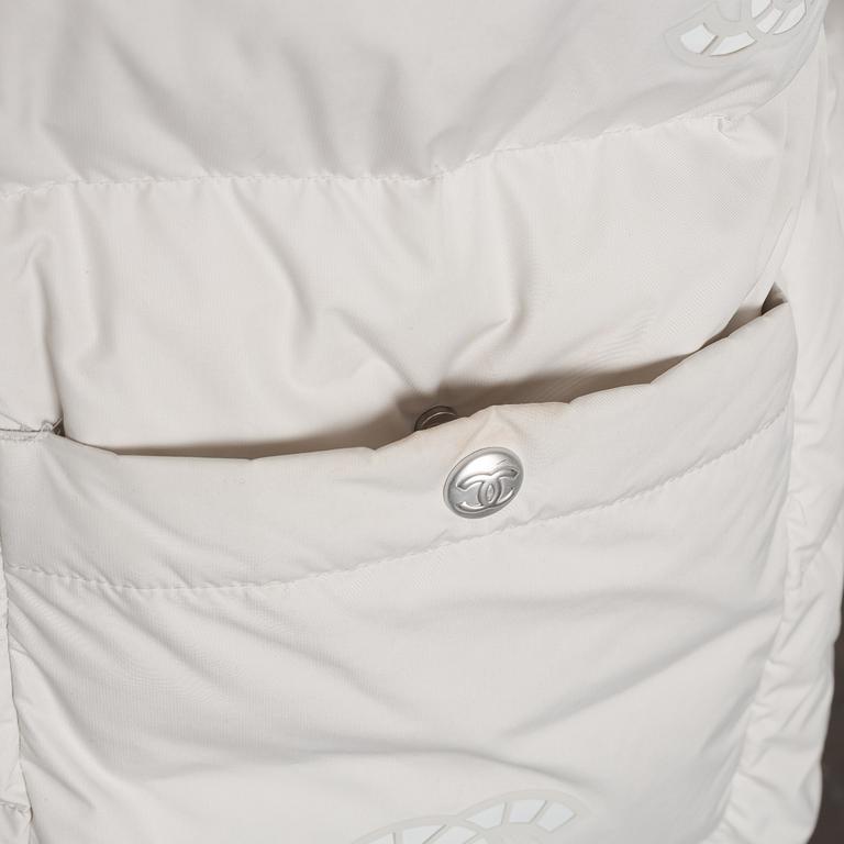 Chanel, down coat, size Fr 40.