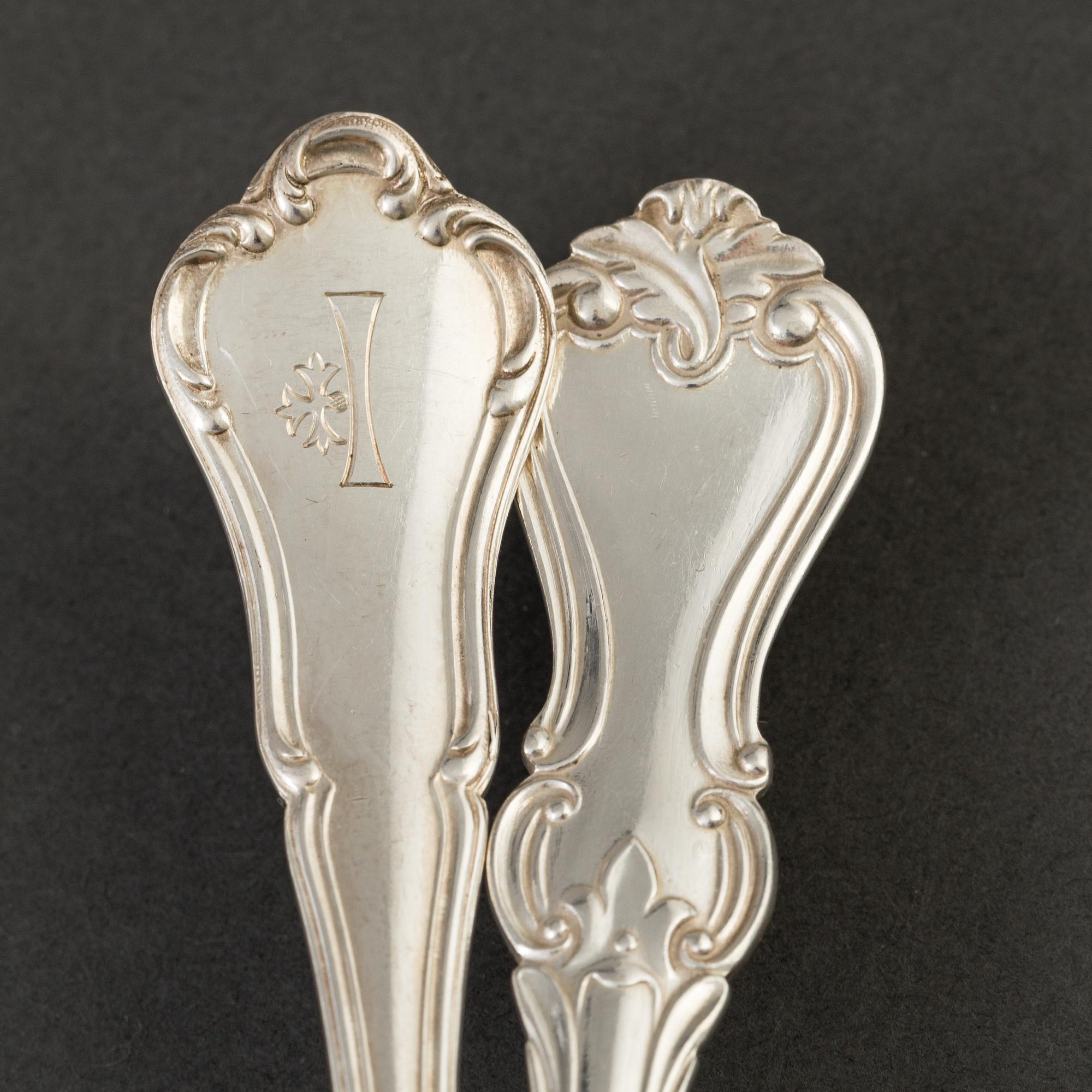GUSTAF MÖLLENBORG, såssked, Stockholm, 1835 och PARTI SILVERBESTICK, 42 delar, bl.a. Rosenholm. Vikt 1183 g.